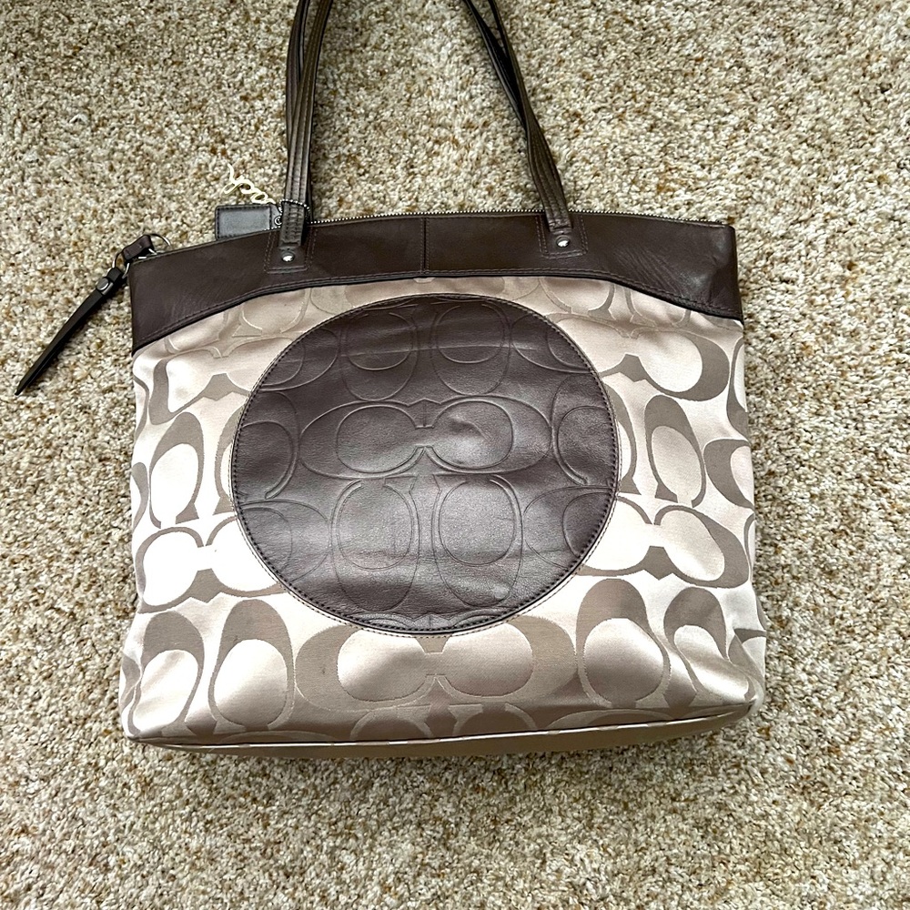 Coach Laura Signature Tote F18336